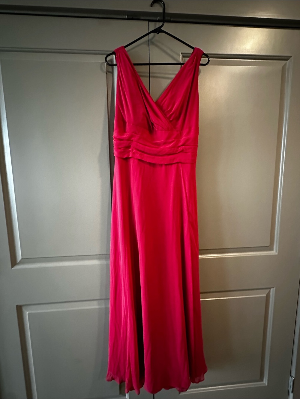 Elegant red V-Neck Maxi Dress
